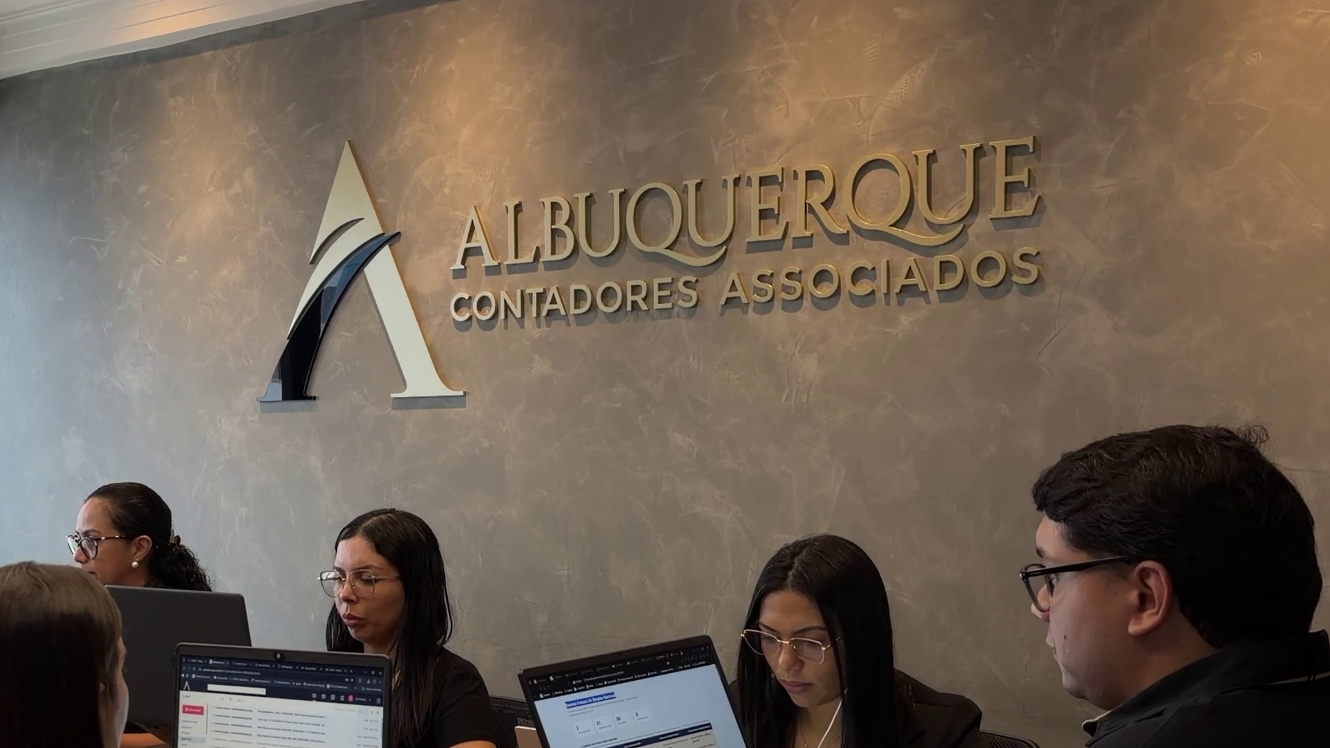 Equipe Albuquerque & Contadores Associados